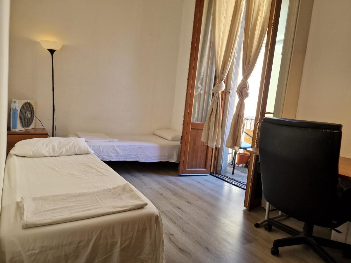 Private Room In A Quiet Apartment In The City Center Mailand Exterior foto
