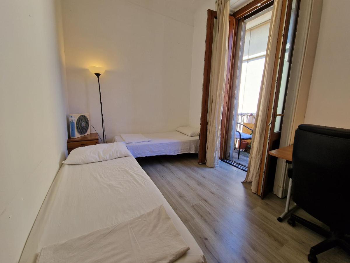 Private Room In A Quiet Apartment In The City Center Mailand Exterior foto
