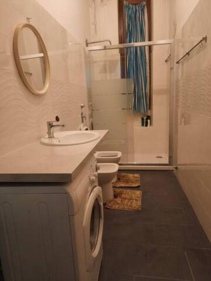 Private Room In A Quiet Apartment In The City Center Mailand Exterior foto